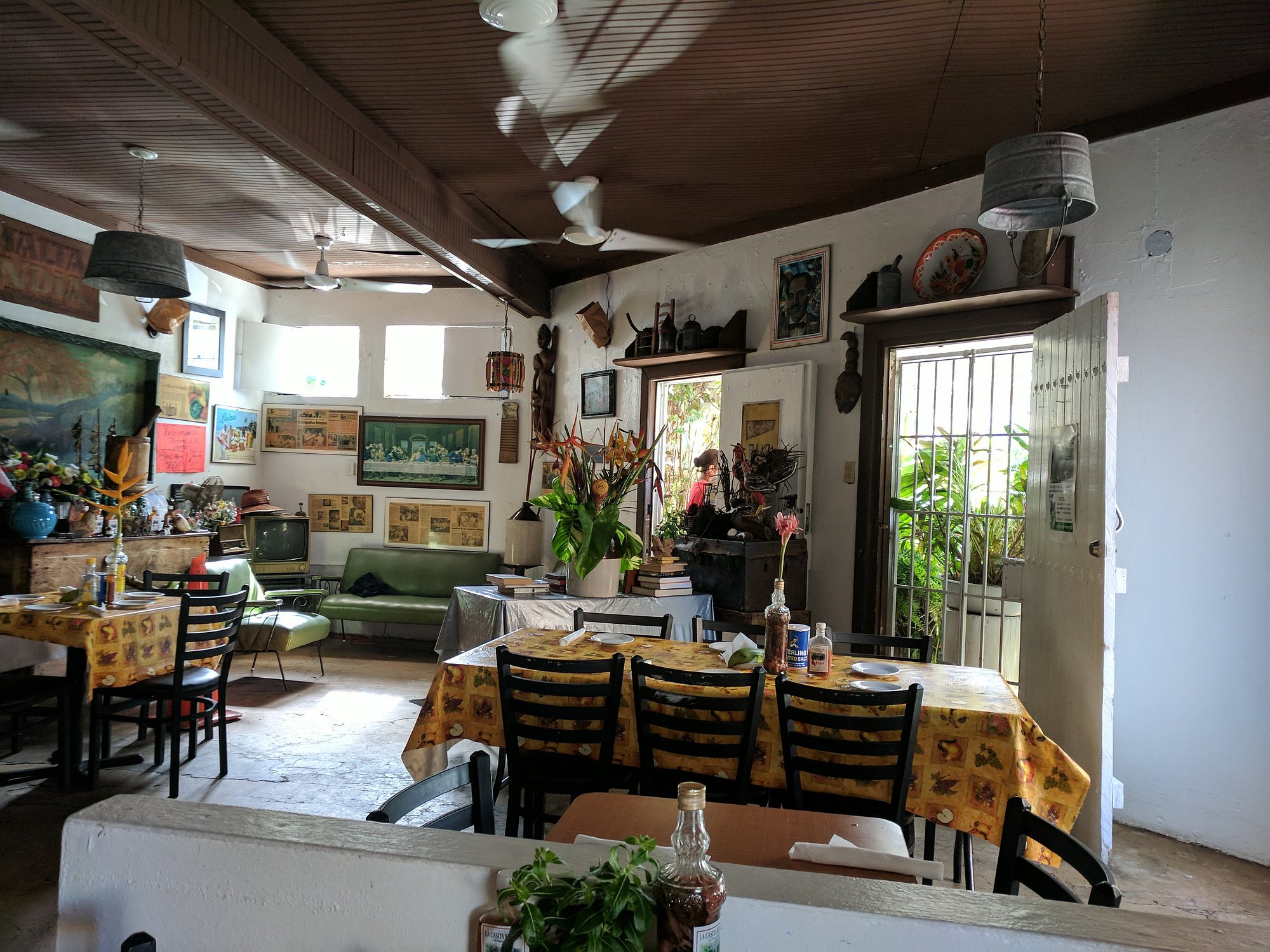La Casita Blanca Interior